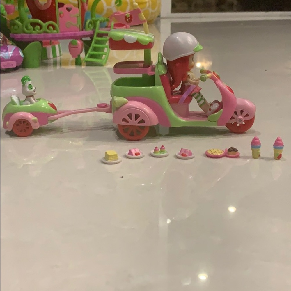 Strawberry shortcake scooter